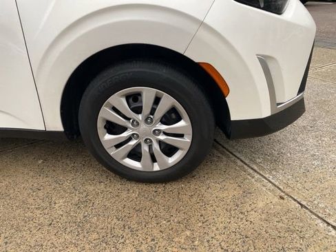 Used 2023 Kia Soul LX FWD image 24