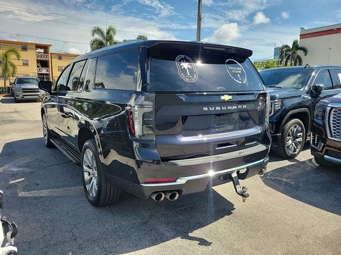 Used 2025 Chevrolet Suburban Premier w/ Sun And Tow Package RWD image 9
