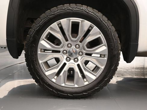Used 2022 GMC Sierra 1500 Denali w/ Denali Premium Package AWD/4WD image 18
