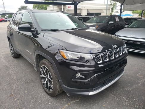 Used 2025 Jeep Compass Limited image 2