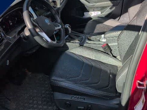 Certified 2022 Volkswagen Jetta SEL FWD image 13