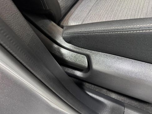 Used 2023 Nissan Rogue SV image 21