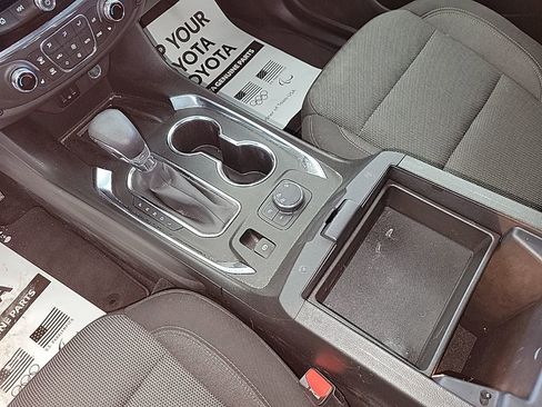 Used 2023 Chevrolet Traverse LT image 8