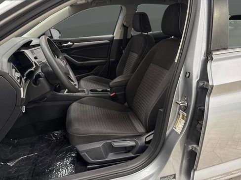 Used 2022 Volkswagen Jetta S image 4