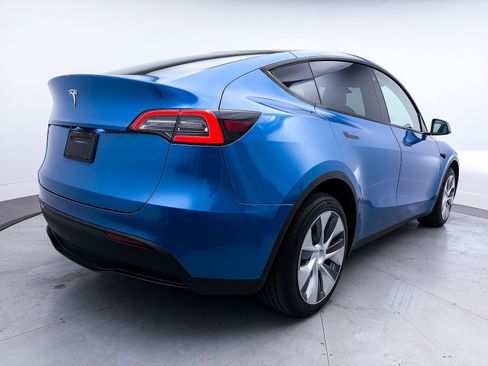 Used 2022 Tesla Model Y Long Range image 14