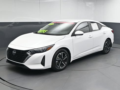 Certified 2024 Nissan Sentra SV image 4