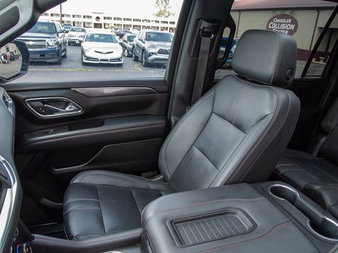 Used 2023 Chevrolet Suburban RST w/ Luxury Package AWD/4WD image 14