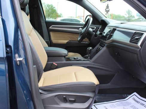 Used 2022 Volkswagen Atlas Cross Sport SEL R-Line image 10