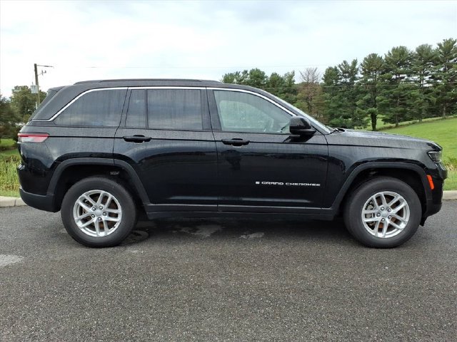 Used 2025 Jeep Grand Cherokee Laredo X AWD/4WD image 6