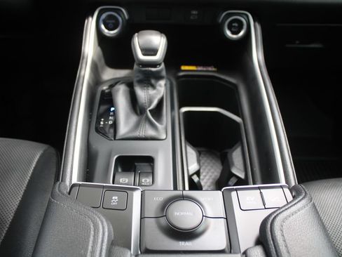 Used 2024 Toyota Grand Highlander AWD Hybrid image 39