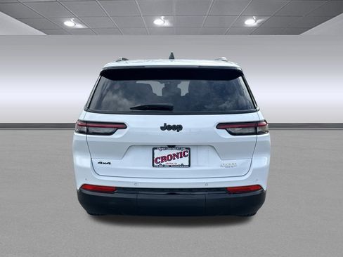 Used 2024 Jeep Grand Cherokee L Laredo image 4