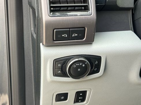 Used 2022 Ford F250 Limited image 27