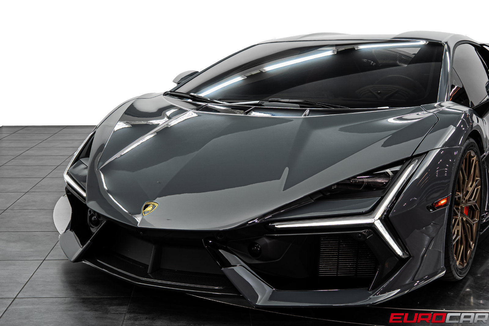 Used 2025 Lamborghini Revuelto AWD/4WD image 16