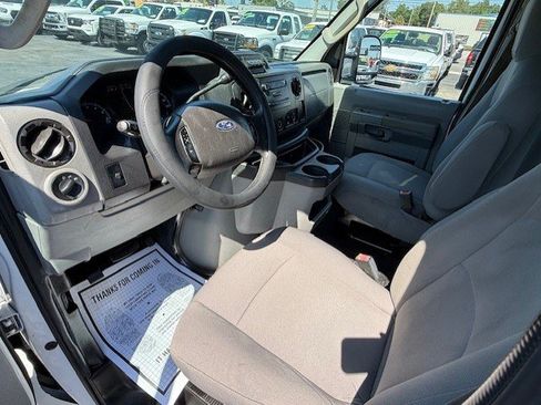 Used 2010 Ford E-350 and Econoline 350 Super Duty RWD image 13