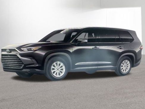 Used 2026 Toyota Grand Highlander XLE image 3