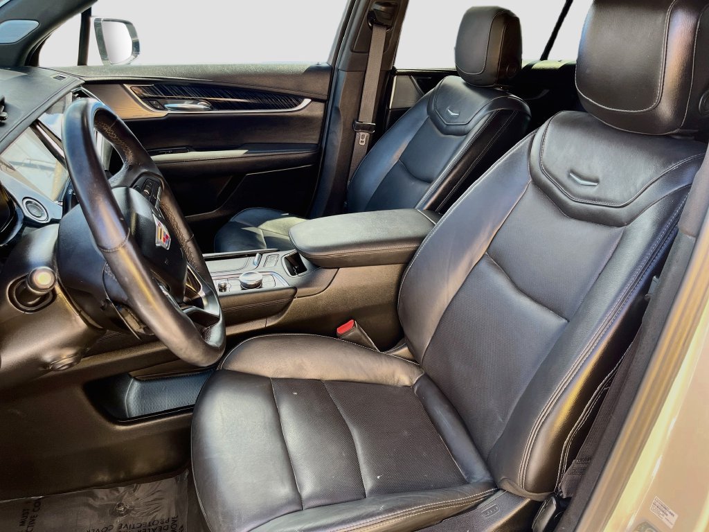 Used 2024 Cadillac XT6 Premium Luxury w/ LPO, Floor Liner Package AWD/4WD image 22