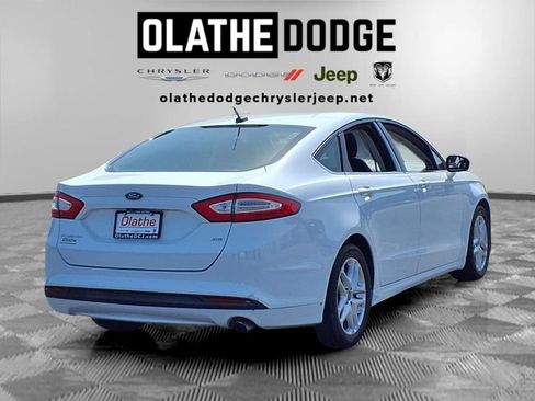 Used 2016 Ford Fusion SE FWD image 29