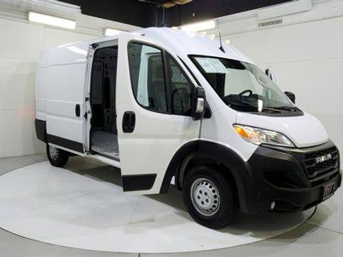 Used 2025 RAM ProMaster 2500 w/ Convenience Group FWD image 28