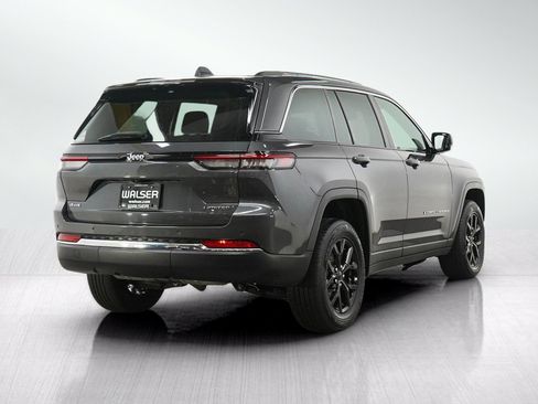 Used 2022 Jeep Grand Cherokee Limited AWD/4WD image 5