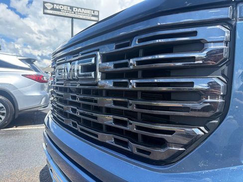 Used 2025 GMC Sierra 1500 Denali Ultimate AWD/4WD image 12