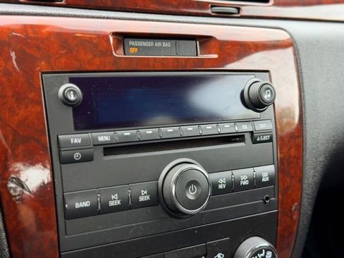 Used 2010 Chevrolet Impala LS FWD image 9