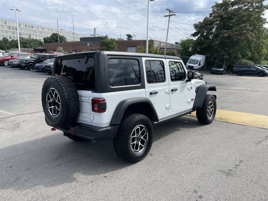 Used 2024 Jeep Wrangler Unlimited Rubicon AWD/4WD image 8