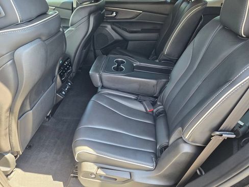 Used 2023 Acura MDX SH-AWD w/ Advance Package image 15
