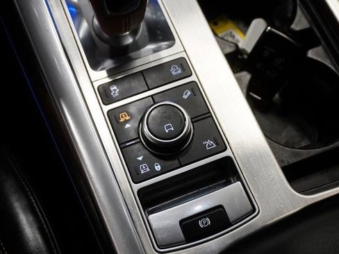 Used 2022 Land Rover Range Rover Sport SVR image 35