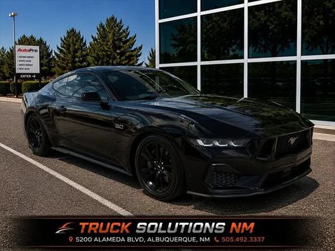 Used 2024 Ford Mustang GT RWD image 1