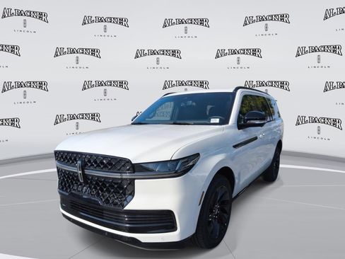 New 2026 Lincoln Navigator Reserve w/ Jet Appearance Package AWD/4WD image 1