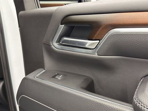 Used 2025 GMC Sierra 3500 Denali w/ Denali Reserve Package AWD/4WD image 41