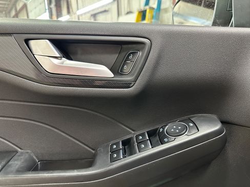 Certified 2024 Ford Escape ST-Line image 11