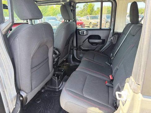 Used 2023 Jeep Wrangler Unlimited Rubicon AWD/4WD image 22