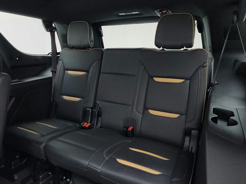 Used 2024 GMC Yukon AT4 w/ Technology Package AWD/4WD image 23