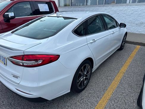 Used 2020 Ford Fusion Titanium FWD image 4