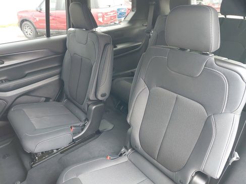 New 2026 Jeep Grand Cherokee L Laredo image 15