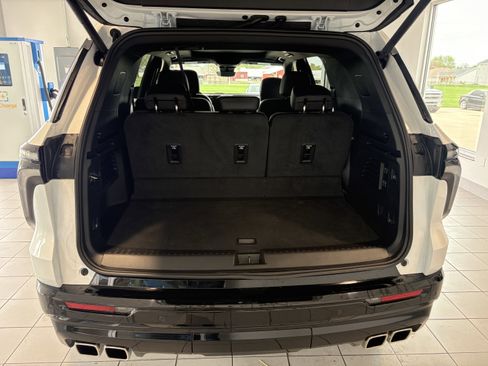Used 2025 Chevrolet Traverse High Country w/ LPO, Floor Liner Package image 5