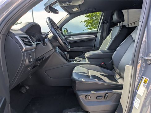 Used 2020 Volkswagen Atlas Cross Sport SE w/ Towing Package AWD/4WD image 17