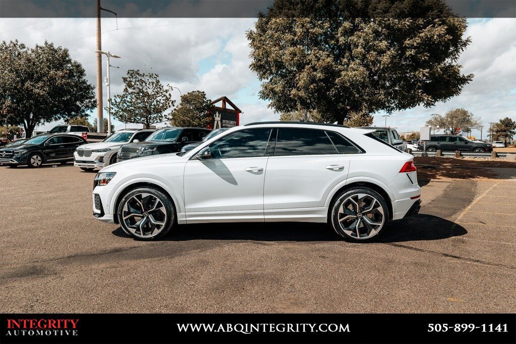 Used 2024 Audi RS Q8 AWD/4WD image 4