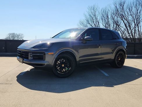 Certified 2024 Porsche Cayenne image 1