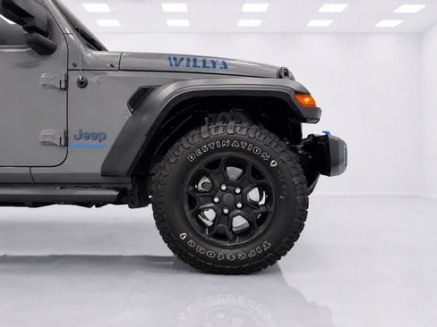 Used 2023 Jeep Wrangler Unlimited w/ Cold Weather Group AWD/4WD image 7