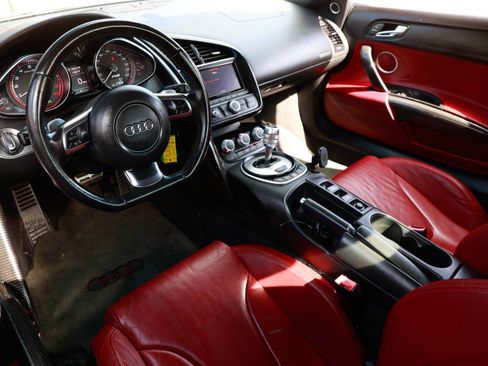 Used 2011 Audi R8 V10 image 6