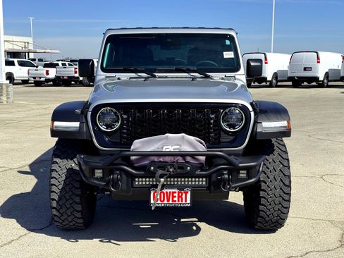 Used 2024 Jeep Wrangler Willys image 3