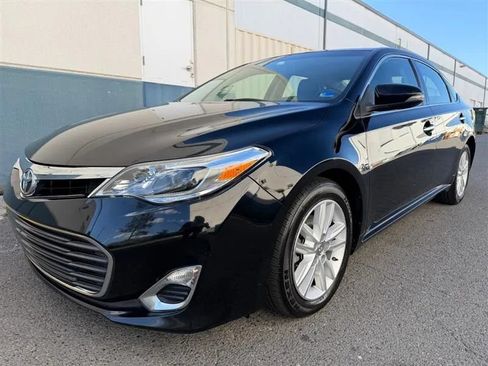 Used 2013 Toyota Avalon XLE Premium FWD image 2