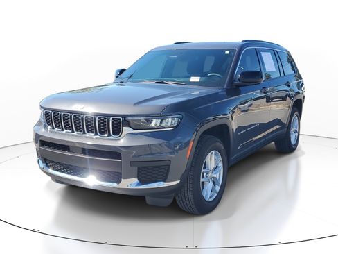 Used 2025 Jeep Grand Cherokee L Laredo RWD image 4