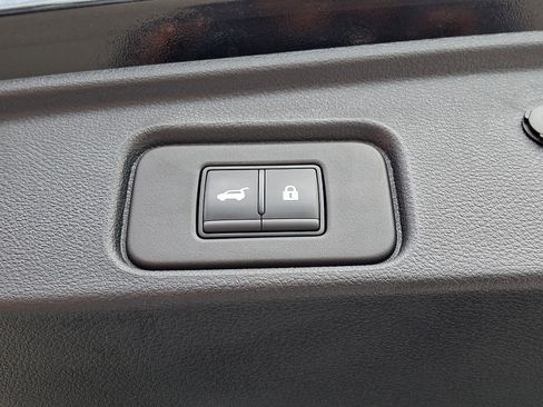 Used 2025 Nissan Pathfinder Platinum AWD/4WD image 33
