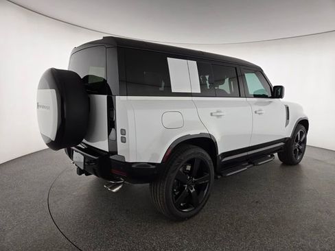 New 2026 Land Rover Defender 110 V8 AWD/4WD image 2