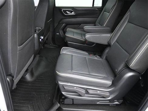 Used 2022 GMC Yukon XL SLT image 18