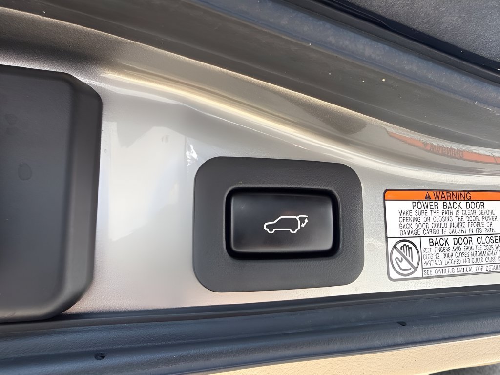 Used 2019 Lexus LX 570 4WD w/ Luxury Package image 29