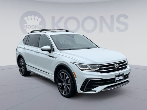Used 2024 Volkswagen Tiguan SEL R-Line AWD/4WD image 2